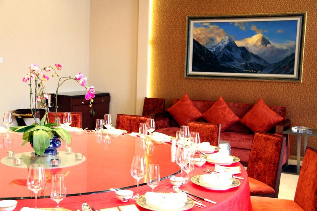 Fliport Garden Hotel Lhasa Exteriör bild